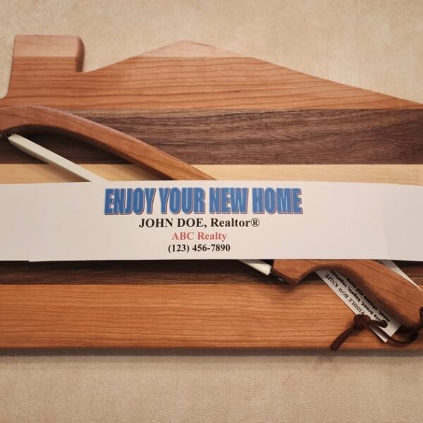 MULTI-WOOD HOUSE AND KNIFE
